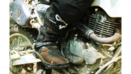 Hogyan tesztelik a motoros lábbeliket?
